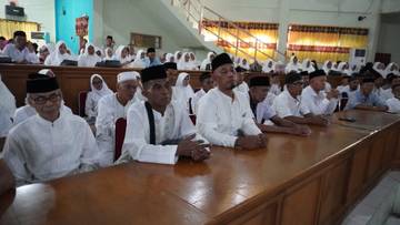 Pesan Bupati Irwan ke Calon Jamaah Haji: Jaga Kesehatan, Jaga Kebersamaan