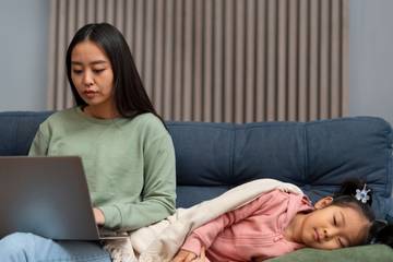 Overstimulation Merusak Keseimbangan Mental Seorang Ibu