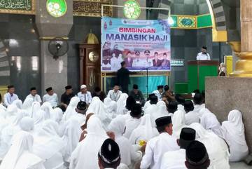 Faiz Fakhruddin Jadi Jamaah Haji Termuda di Bone