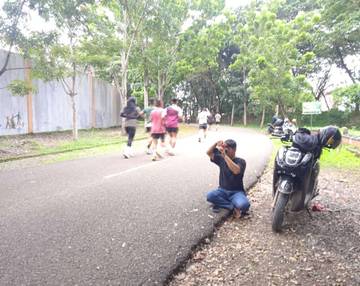 Fotografi Lari di Bone, Antara Hobi dan Peluang Ekonomi