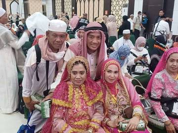 Mewah dan Nyentrik, Tradisi Bugis Usai Berhaji