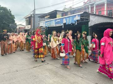 Baju Bodo Pancarkan Aura Perempuan Bugis Makassar
