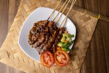 Sate Mampu Survive Ditengah Menjamurnya Kuliner Kekinian
