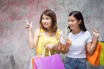 Gen Z Rentan Boros, Ikuti Tren Media Sosial