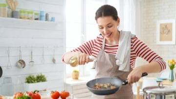 Menilik Manfaat Memasak Bagi Kesehatan Fisik dan Mental