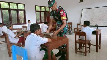 Babinsa Siap Kawal MBG Hingga Sekolah Pelosok Sinjai
