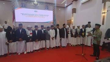 Syiar Ramadan, Bupati Bone Bantu Dai Rp20 Juta