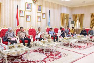 Bupati Bone Bahas Perluasan Runway Bandara Bersama Warga