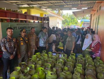 Pemkab Bone Gelar Pasar Murah Gas LPG 3 Kg