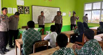 Sat Binmas Polres Soppeng Sosialisasi di Lingkungan Sekolah