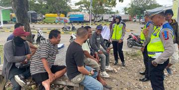 Polantas Mappatabe Edukasi Pengemudi Angkot Bone