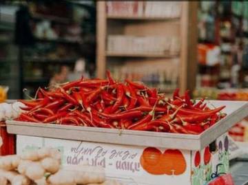Mengapa Orang Indonesia Suka Makan Pedas