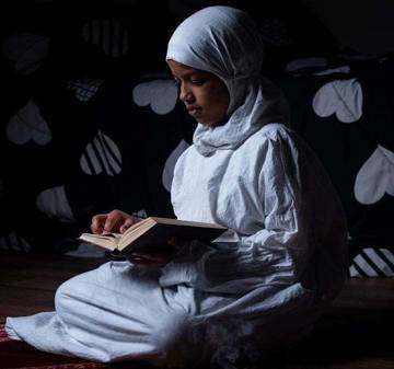 Tips Pilih Baju Putih bagi yang Bertubuh Pendek 