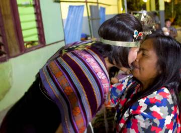 Cium Hidung: Tradisi Budaya di Nusa Tenggara Timur
