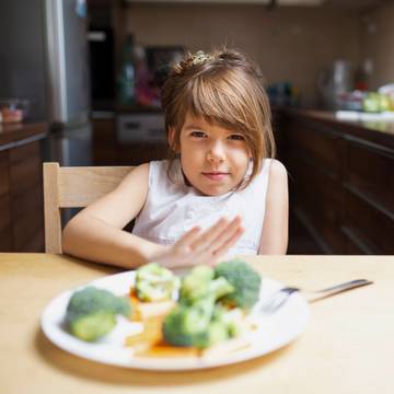 Tips Umum Mengatasi Anak yang Pemilih Makanan 
