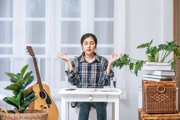 Cara Mengatasi Overthinking Agar Hidup Lebih Tenang