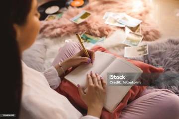 Jurnaling Salah Satu Cara Mengelola Stres