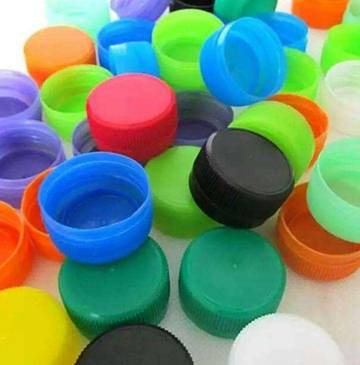 Benarkan  Warna Tutup Botol Air Minum Kemasan Tentukan  Sumber Airnya?