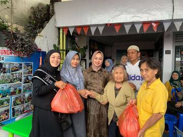 KB Bunda Denisha Bagikan 35 Paket Sembako