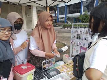 ISI Padang Panjang Giatkan Inovasi Merchandise Bertemakan Jepang