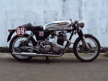 Motor Norton Klasik Inggris Kini Meluncur di Indonesia