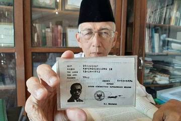 Sultan Hamengkubuwono IX PNS Pertama dan Tertua Indonesia
