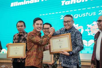 Kemenkes Serahkan Sertifikat Eliminasi Penyakit Tropis