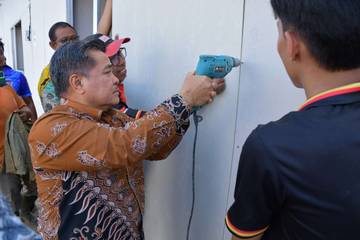 Bupati Agam Pastikan Pembangunan Huntara Palembayan Sesuai Target