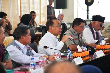 Resmikan Huntara, Menko PMK Tiba di Kabupaten Agam