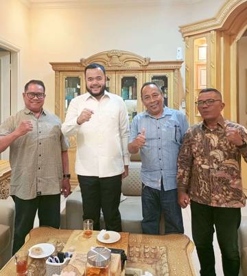 Leonardy Harmainy-Fadly Amran Sokong Nanda Satria Pimpin LemkariSumbar