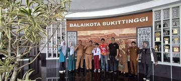 Dari Bukittinggi Dilepas, Ozil Vella Guncang Biliar Internasional