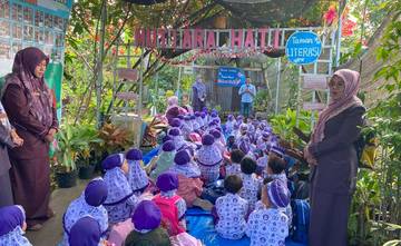 Serunya Pembelajaran Luar Kelas Siswa TK Pembina Bukittinggi