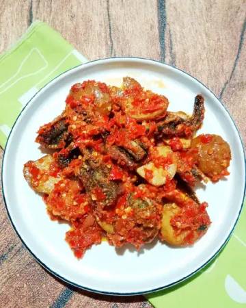 Goreng Baluik Balado campur Jengkol yang Enak Nikmat