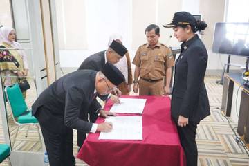Bupati Dharmasraya Lantik Jaksa Jadi Inspektur Daerah
