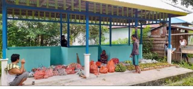Pasar Desa Usun Pulau Gorom Mulai Beroperasi