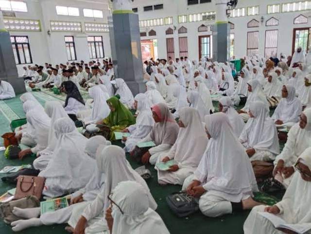 Jelang Keberangkatan, Calon Haji SBT Diingatkan Jaga Kesehatan 