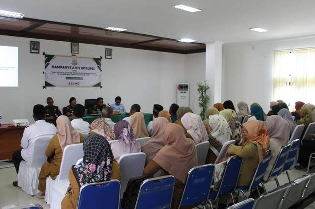 Hari Anti Korupsi, Kejari SBT Gelar Kampanye
