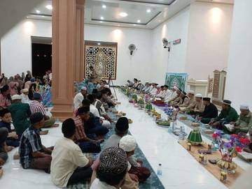 Jama'ah Masjid Darrusalam Bula Rayakan Maulid Nabi 