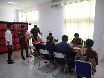 Tersangka Rudapaksa Relawan Indonesia Mengajar di SBT Diserahkan ke Jaksa