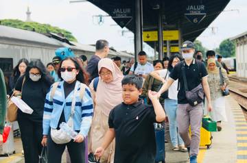 Awal Ramadhan, 11.471 Penumpang KA Pulang Kampung ke Cirebon