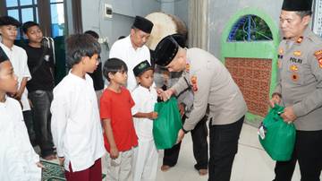 Polres Ciko Bakti Sosial & Ikuti Penyerahan Bansos Kapolri