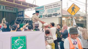 Bela Usaha Warungan, PKB Kuningan Berbagi Makanan 
