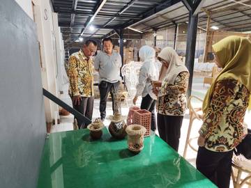Furniture Rotan Kabupaten Cirebon Sumbang Nilai Ekspor Terbesar