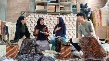 Pemenang Usaha Mikro Kecil Academy terima Hibah Alat Teknologi