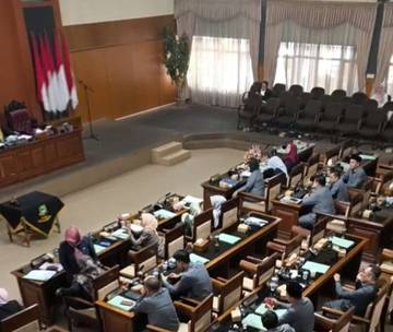 Kursi Kosong Paripurna DPRD, Simbol Abainya Birokrasi