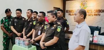 Kejari Kota Cirebon Tahan 4 Tersangka Pungli PIP