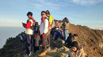 Hari Kemerdekaan RI, Gunung Ciremai Tujuan Favorit Pendaki