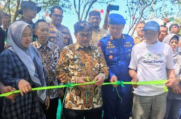 Wisata Mangrove "Dewi Surga" diresmikan Bupati Cirebon