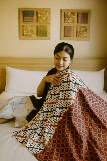 Sentuhan Budaya Batik dalam Liburan Nyaman di Cirebon