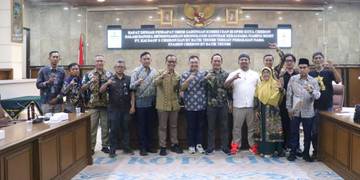 DPRD Fasilitasi Pertemuan PT.KAI-Batik Trusmi dengan Pegiat Budaya
